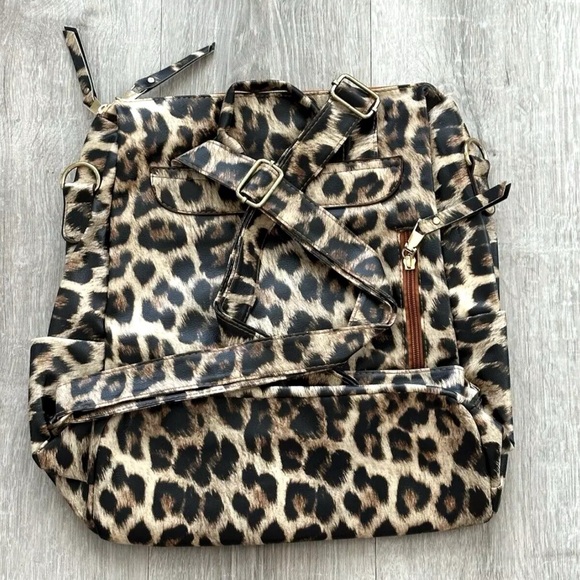 Mi-Mi’s Closet Brown Leopard Pattern Faux Leather Backpack Color Guitar Strap - Picture 3 of 5